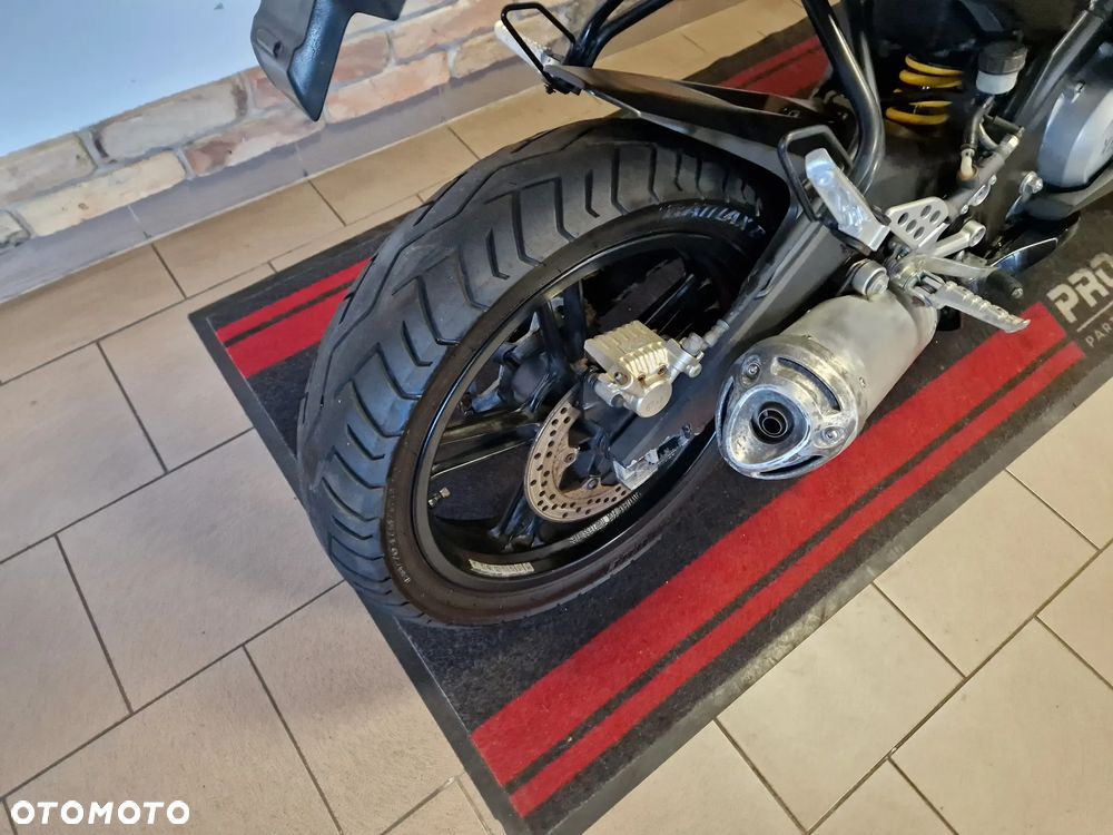 Yamaha YZF - 26