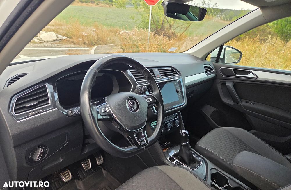 Volkswagen Tiguan - 12