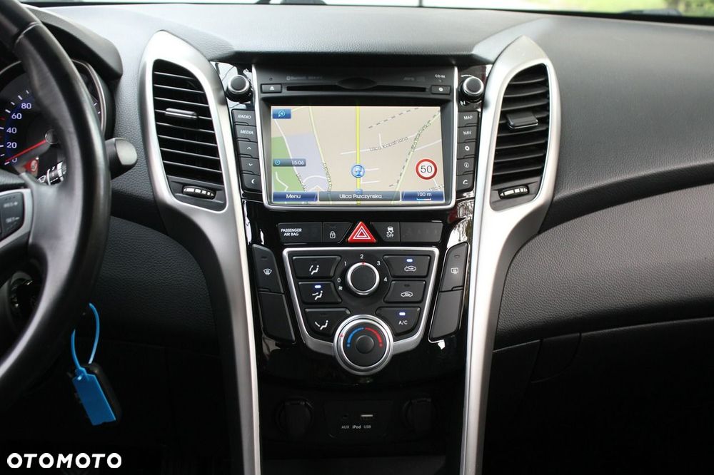 Hyundai i30 1.4 YES - 10