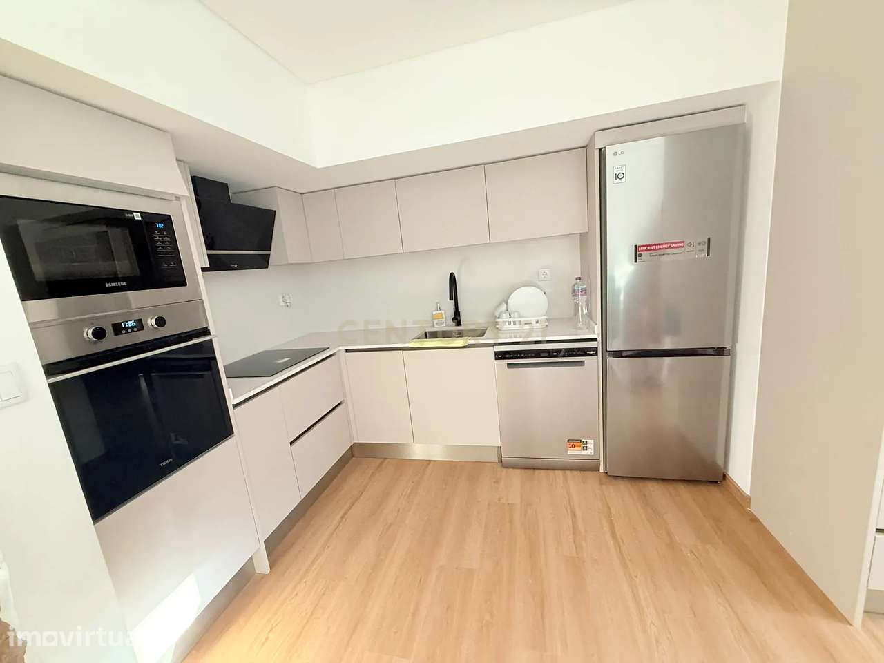 Apartamento T4 Remodelado para Arrendamento nos Olivais, Lisboa - Grande imagem: 5/10