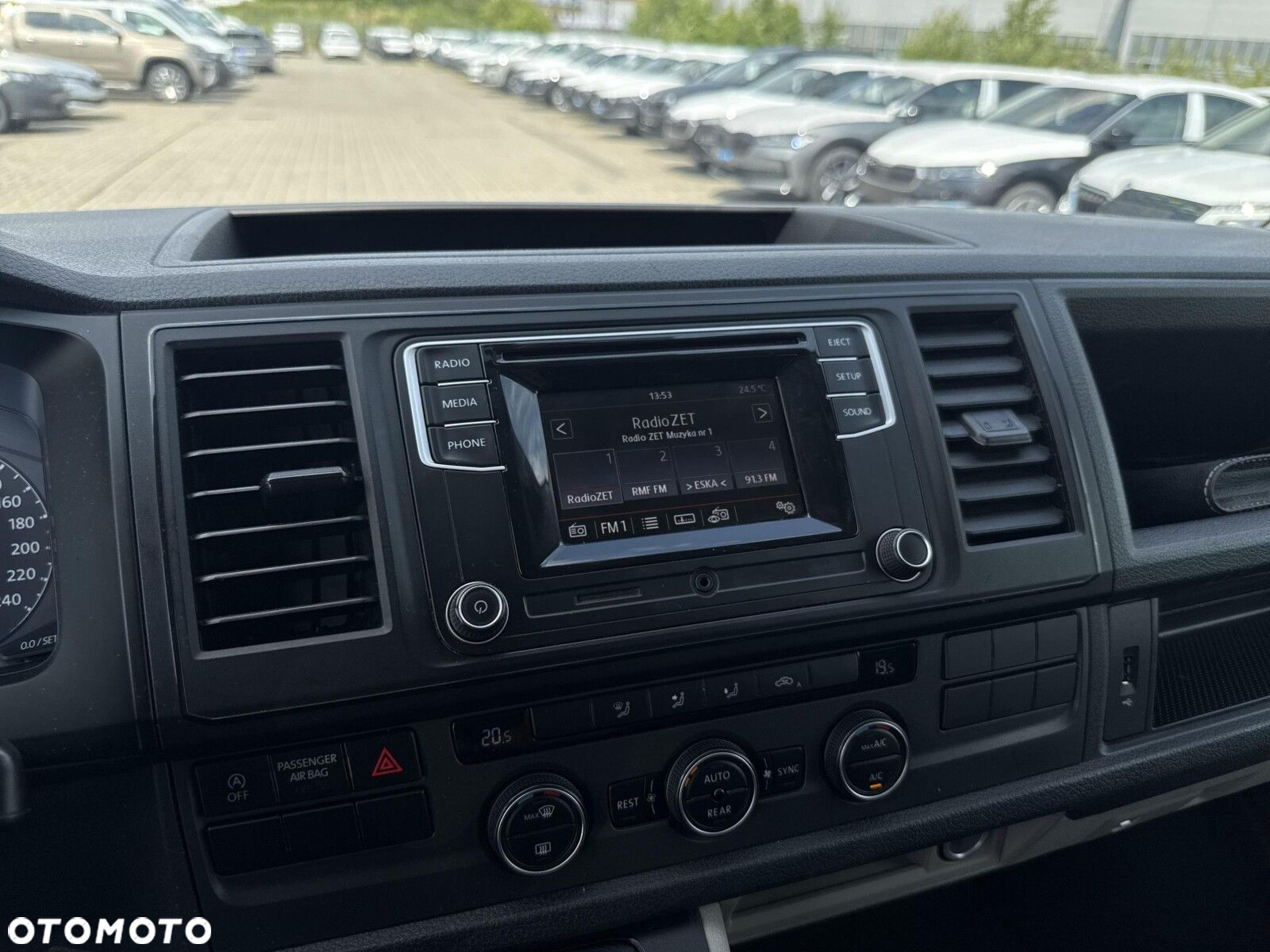 Volkswagen Transporter - 22