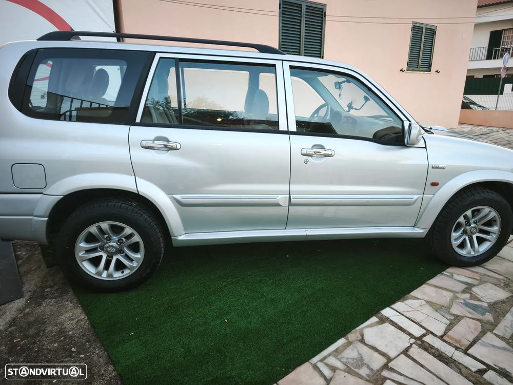 Suzuki Grand Vitara XL-7 2.0 HDi - 4