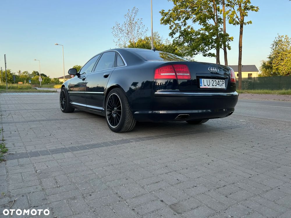 Audi A8 6.0 W12 Quattro - 12