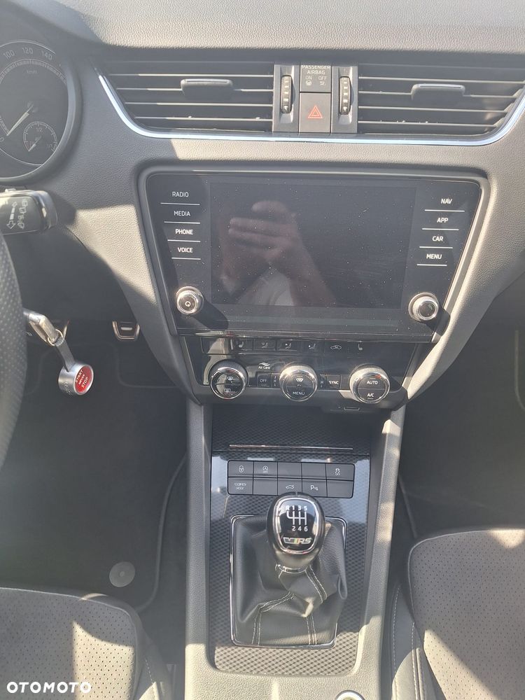 Skoda Octavia 2.0 TSI RS - 22