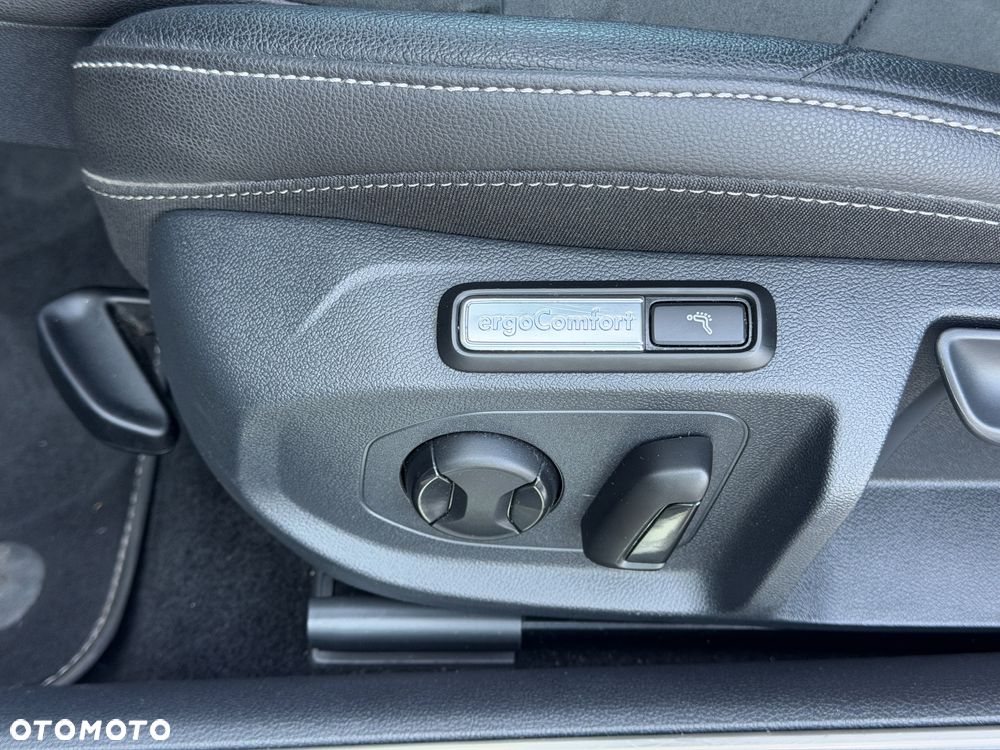 Volkswagen Arteon 2.0 TDI SCR 4Motion DSG R-Line - 18