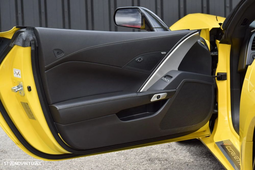 Chevrolet Corvette - 19