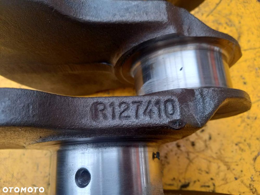 Wał korbowy silnika 4039DL002 R120009 John Deere 6100 - 5