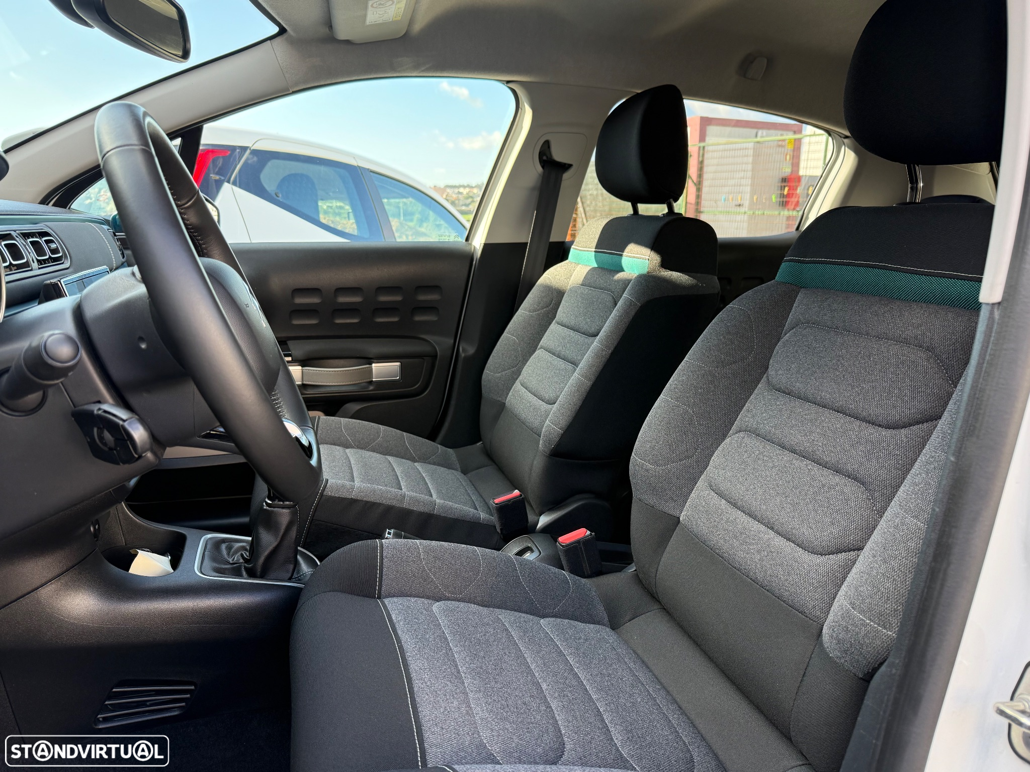Citroën C3 1.2 PureTech Shine - 21