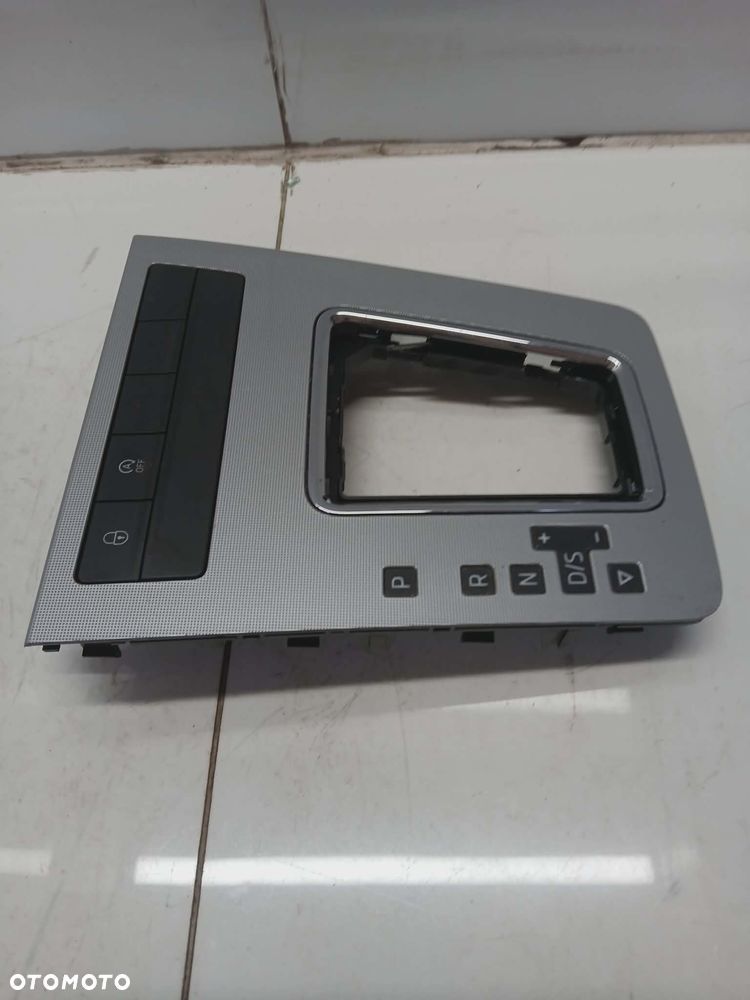 DEKOR RAMKA PANEL ZMIANY BIEGÓW DSG SKODA OCTAVIA III 5E1713203M - 1