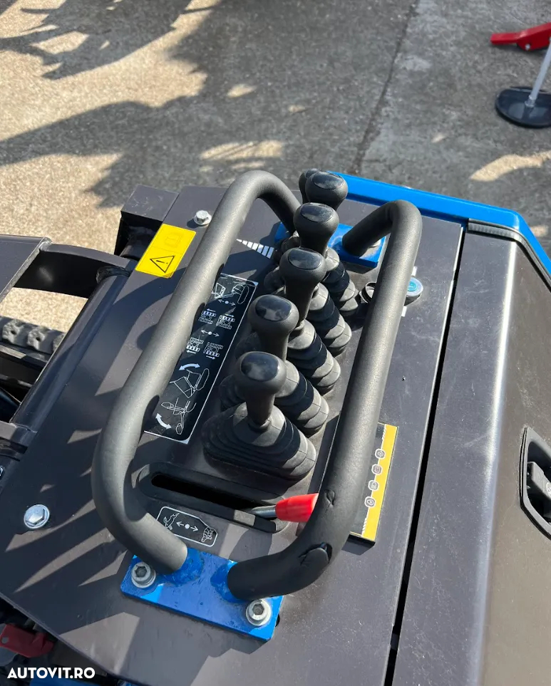 Alta Basculantă cu șenile și basculare completă Graecus HT800FL-PRO, cutie viteze hidrostatică, 14CP - 6