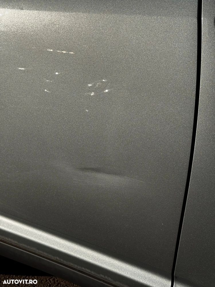 Toyota Avensis 1.6 Comfort - 39