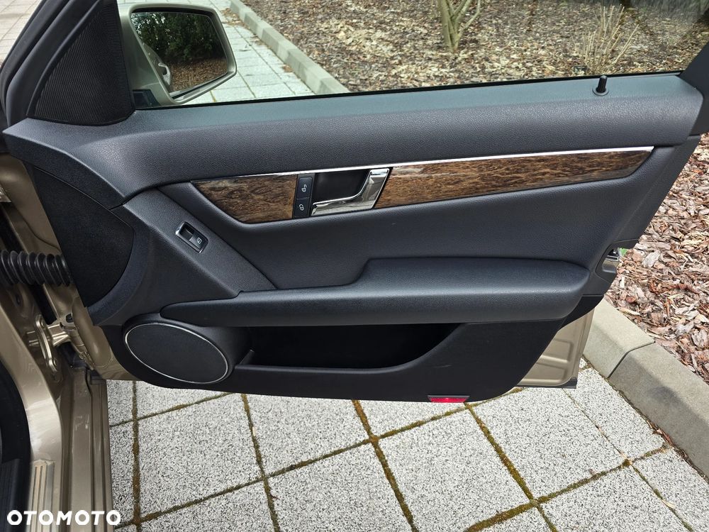 Mercedes-Benz Klasa C 180 Kompressor Automatik Elegance - 21