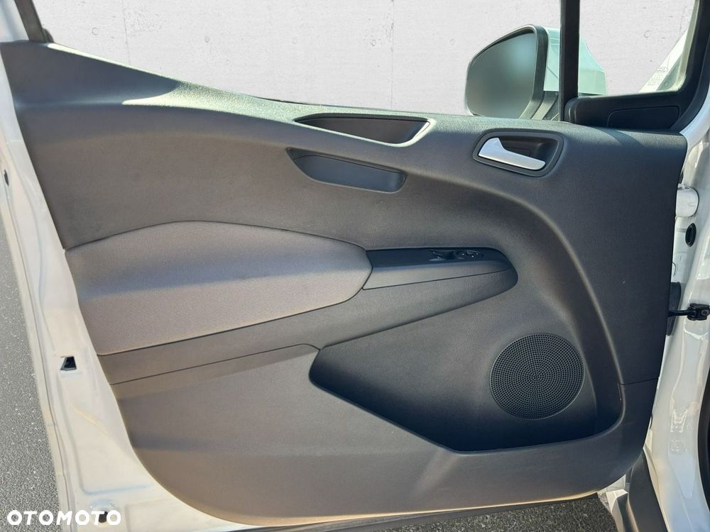Ford Tourneo Courier - 10