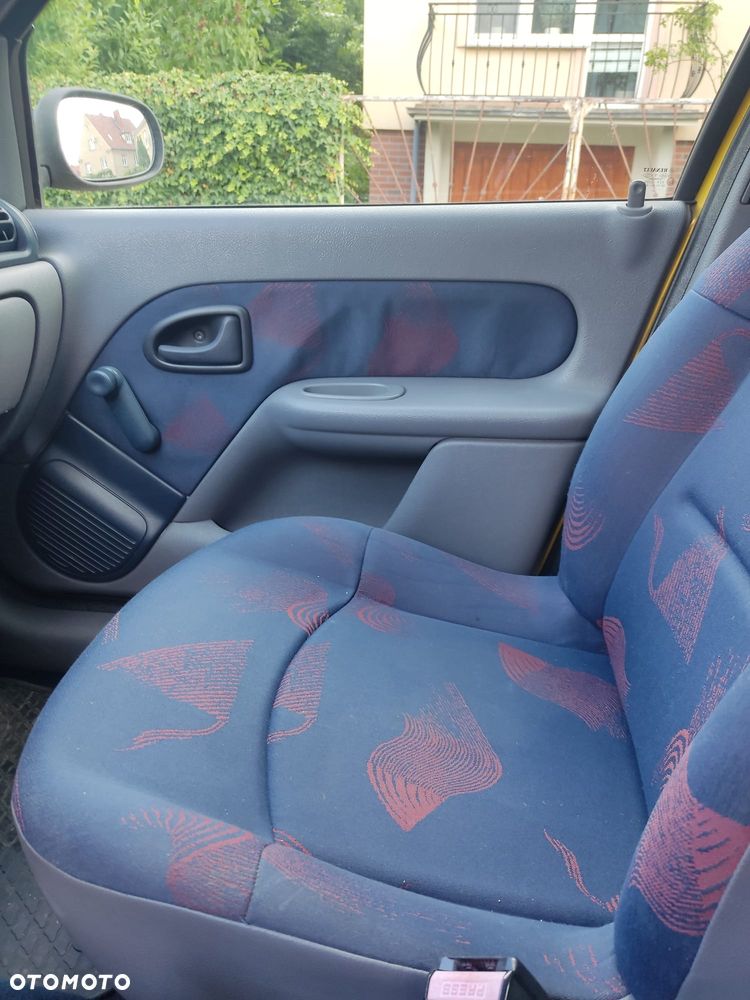 Renault Clio - 12