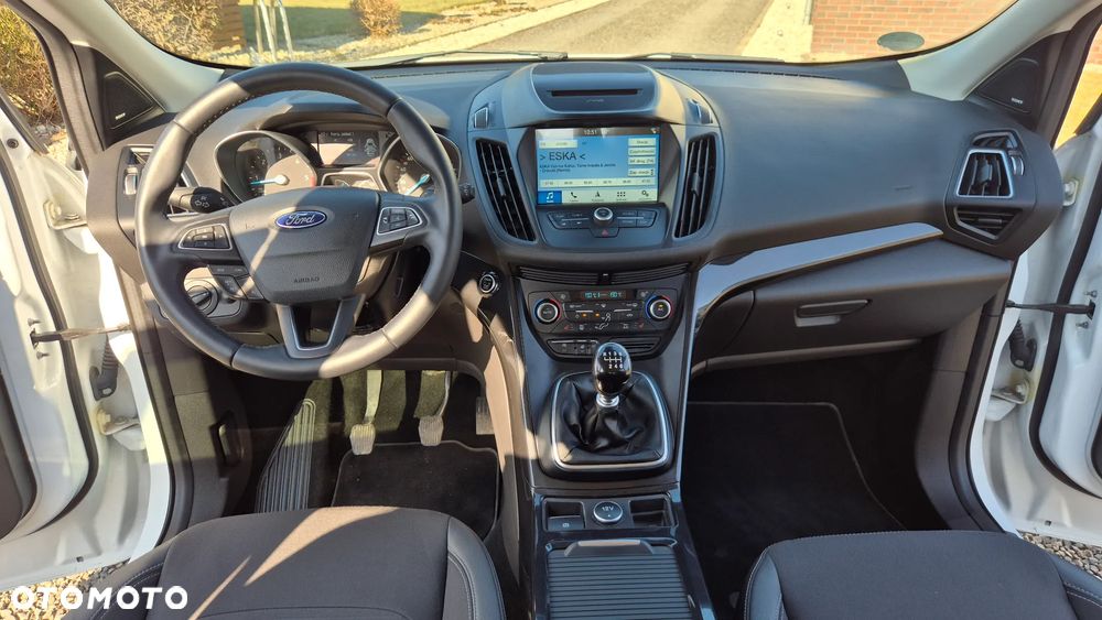 Ford Kuga 2.0 TDCi 4x2 Titanium - 27