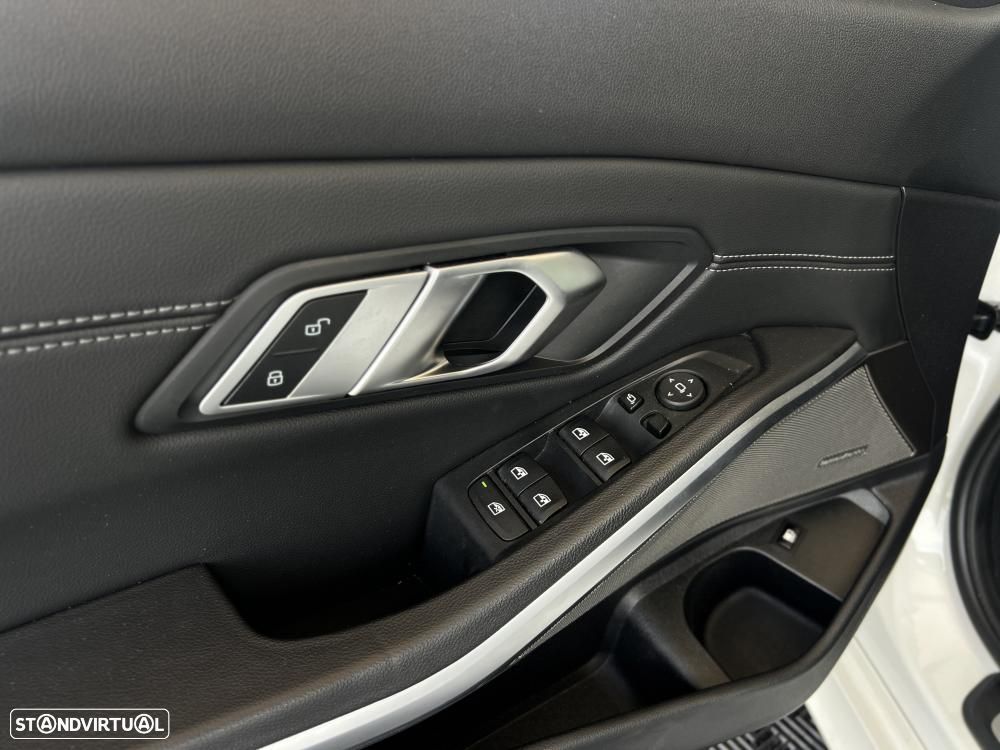 BMW 330 e Pack M Auto - 25