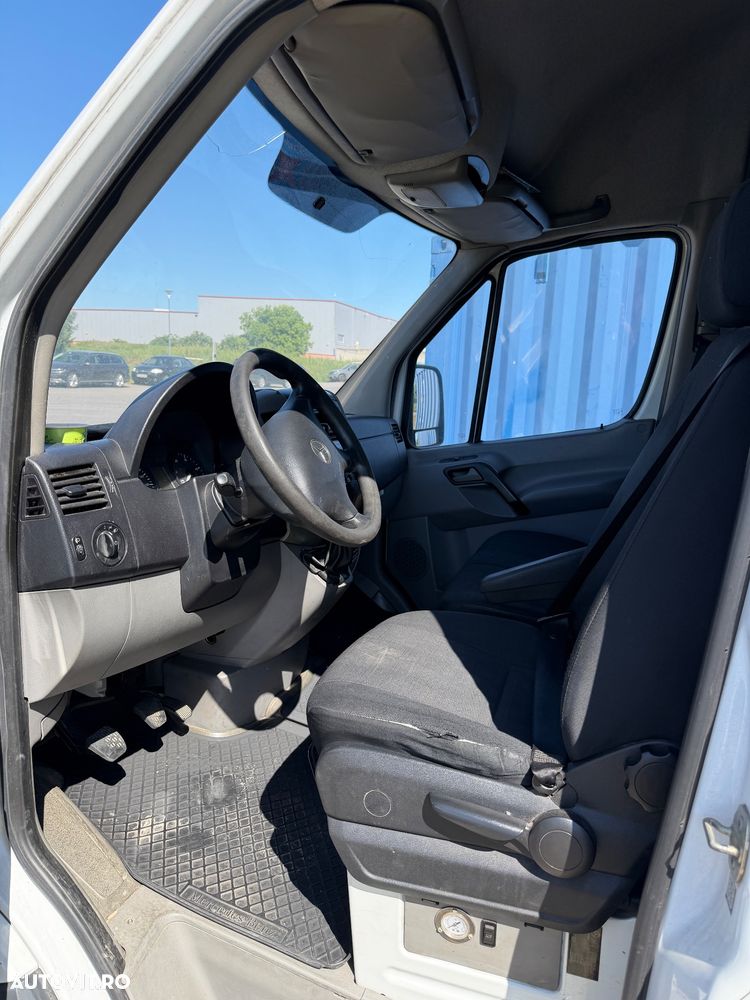 Mercedes-Benz Sprinter - 11