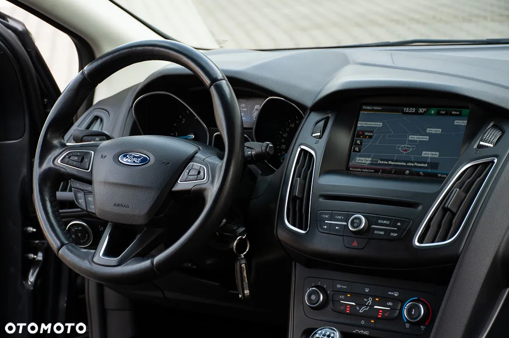 Ford Focus 1.5 EcoBlue Start-Stopp-System TITANIUM - 24