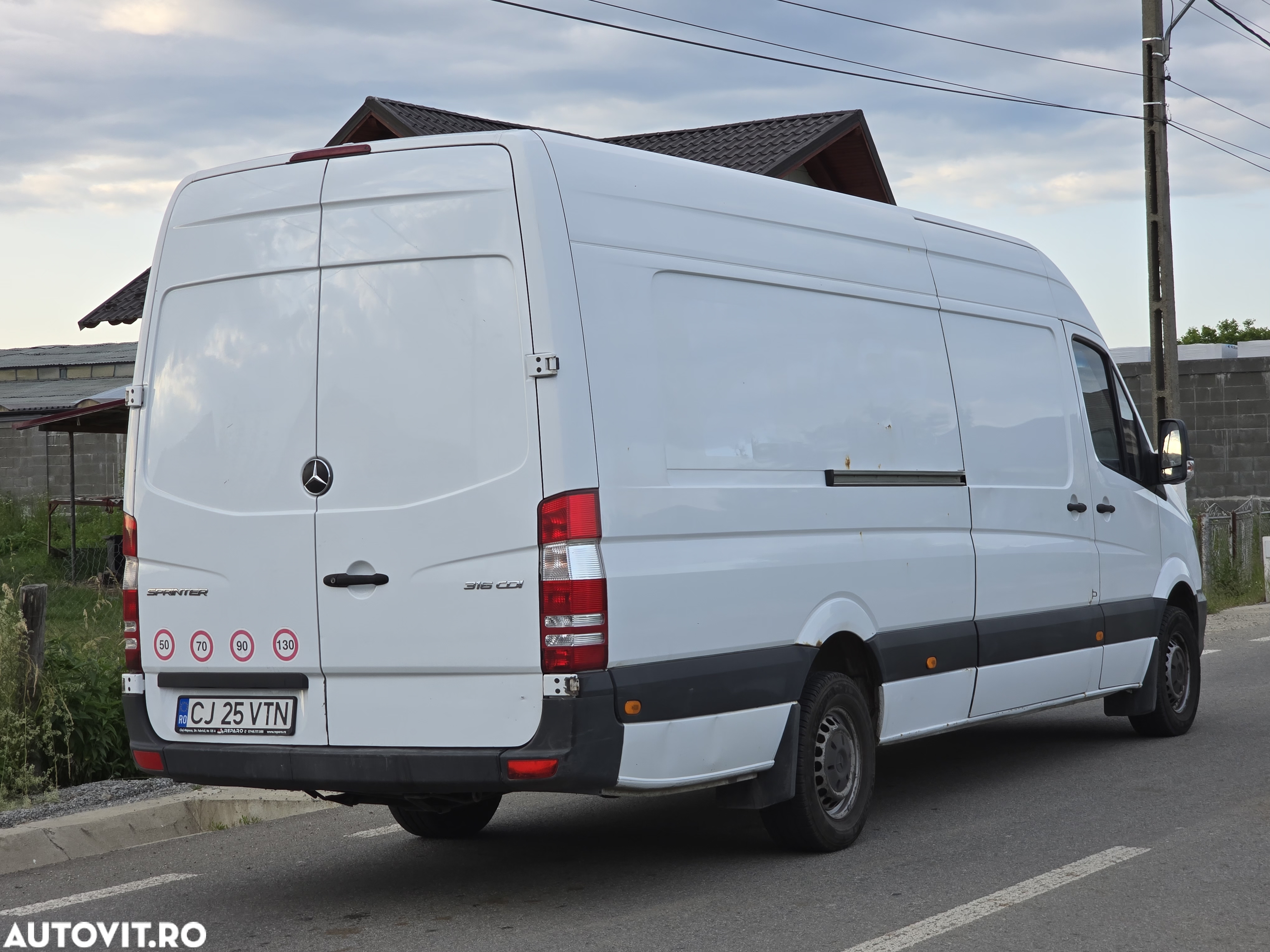 Mercedes-Benz Sprinter - 4