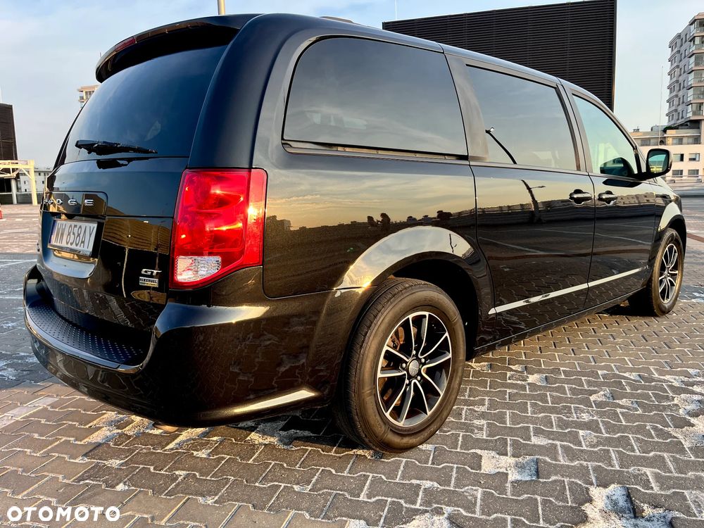 Dodge Grand Caravan - 9