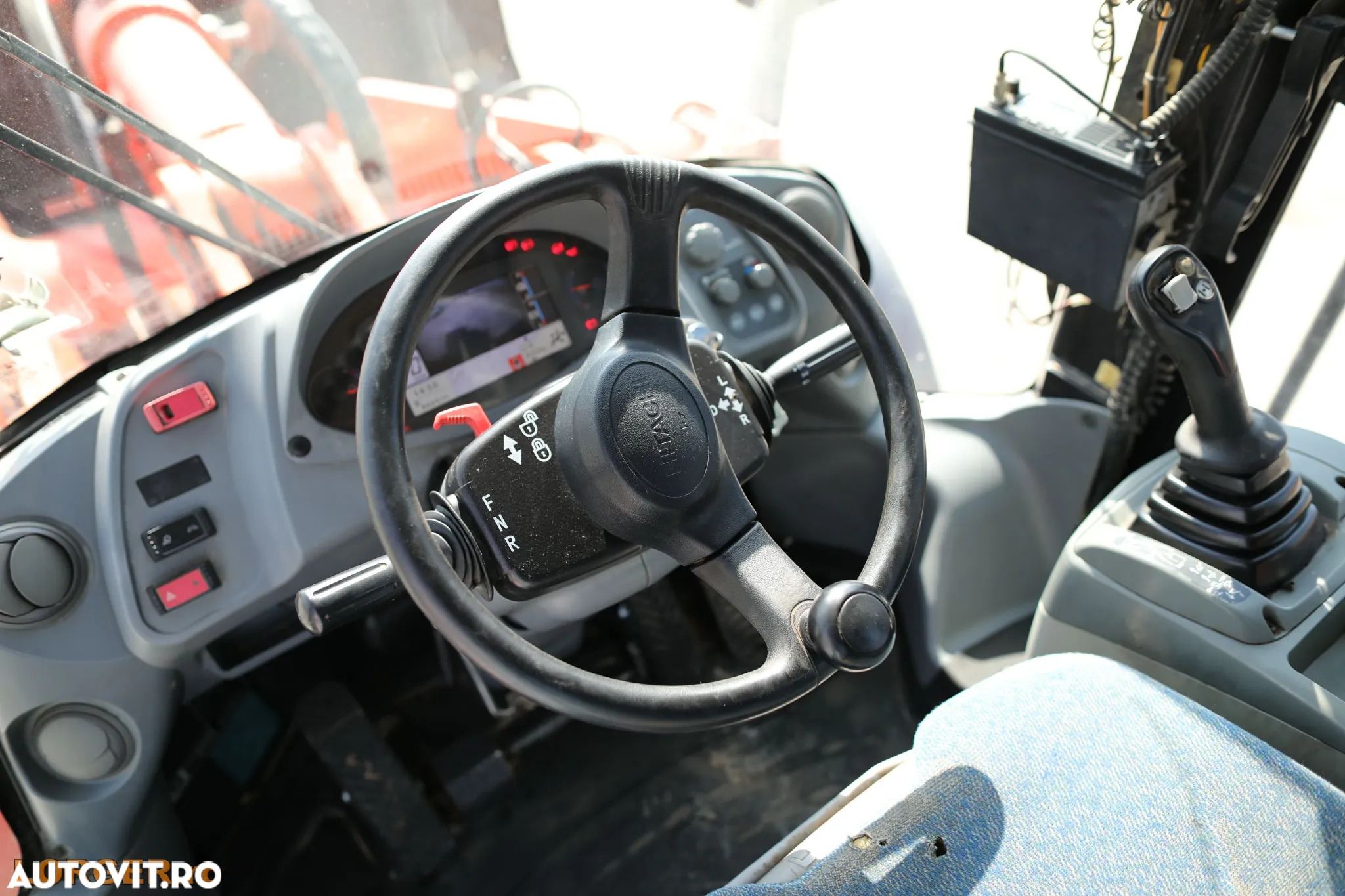 Hitachi ZW310-5B - 18