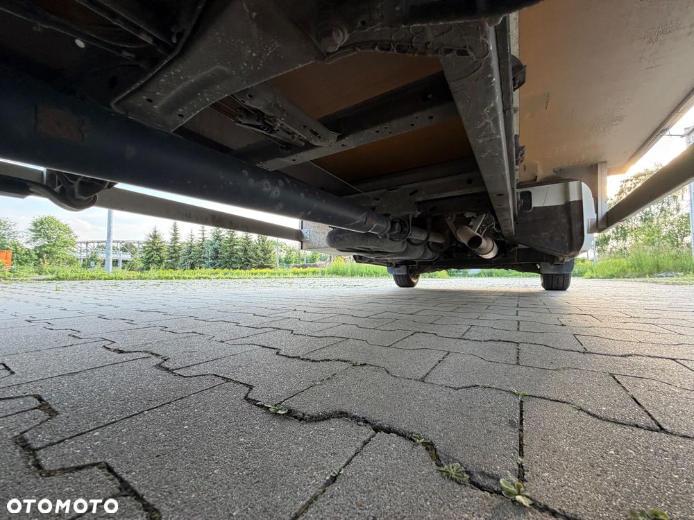 Mercedes-Benz SPRINTER 907 - 12