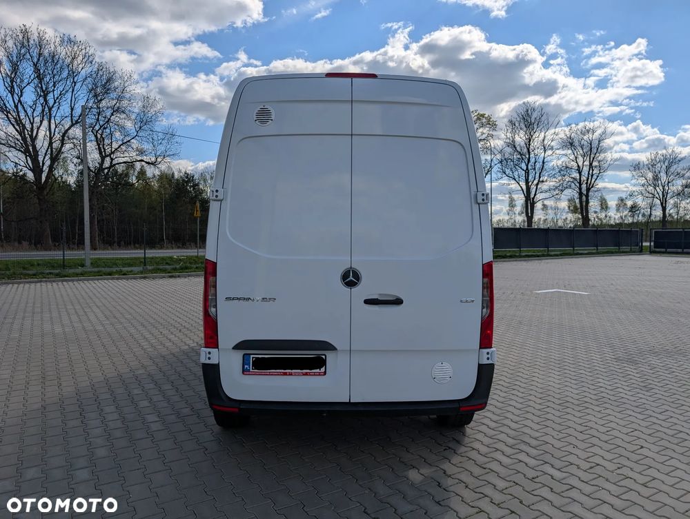 Mercedes-Benz Sprinter - 9