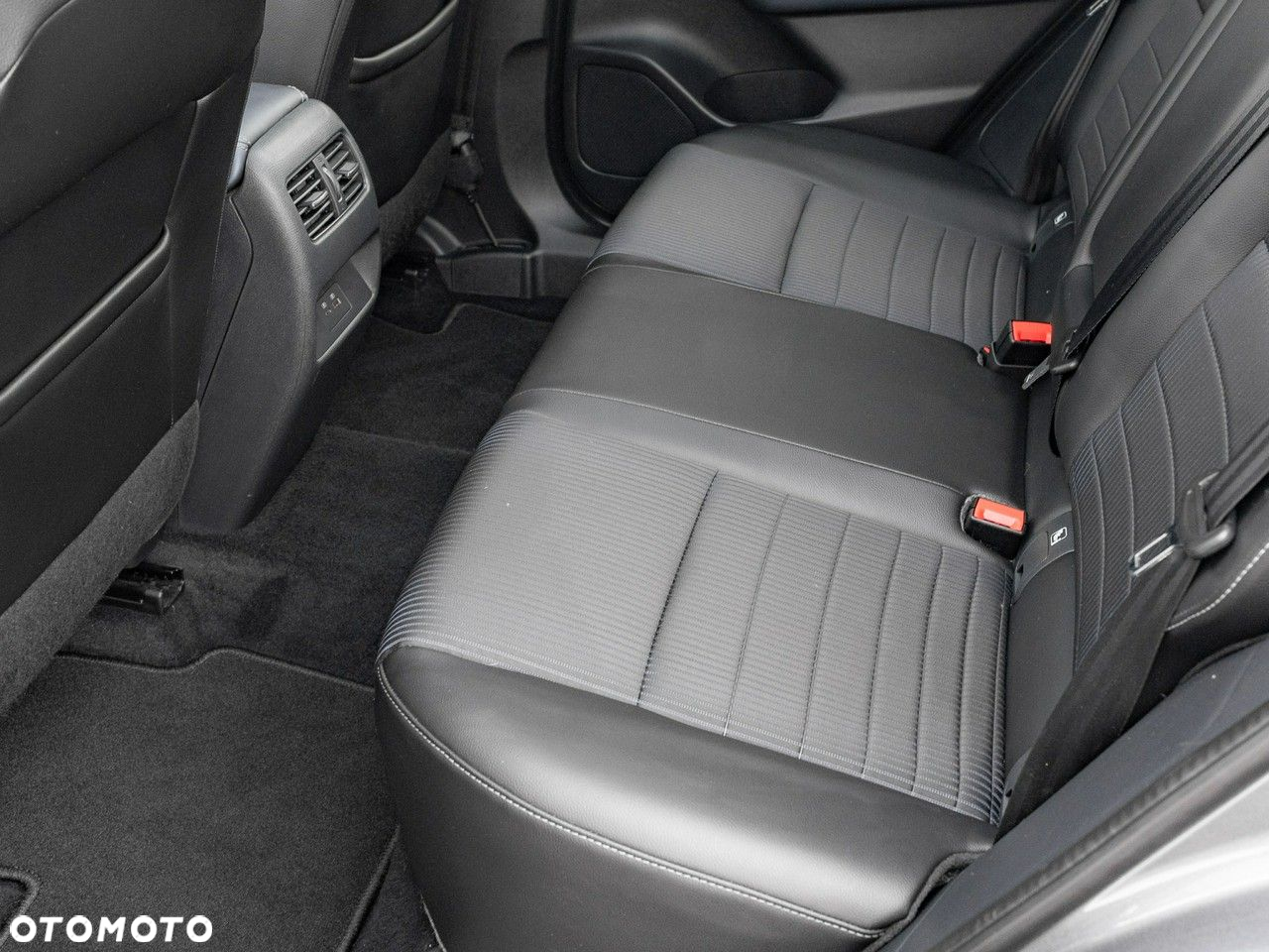 Nissan Qashqai - 25