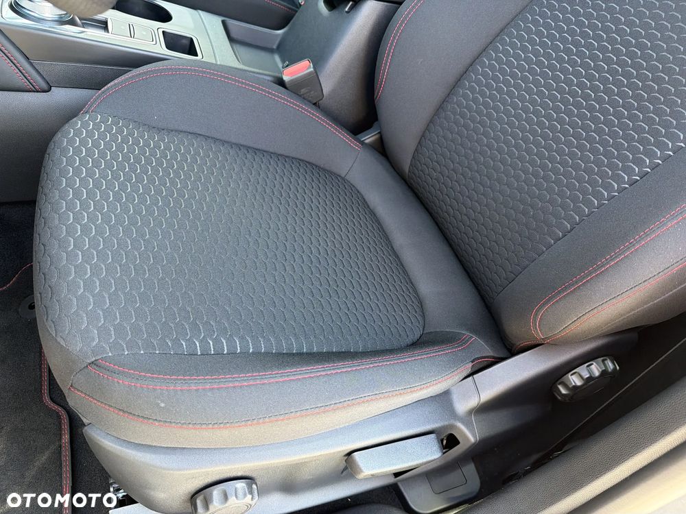 Ford Kuga 2.5 Duratec PHEV ST-LINE - 12