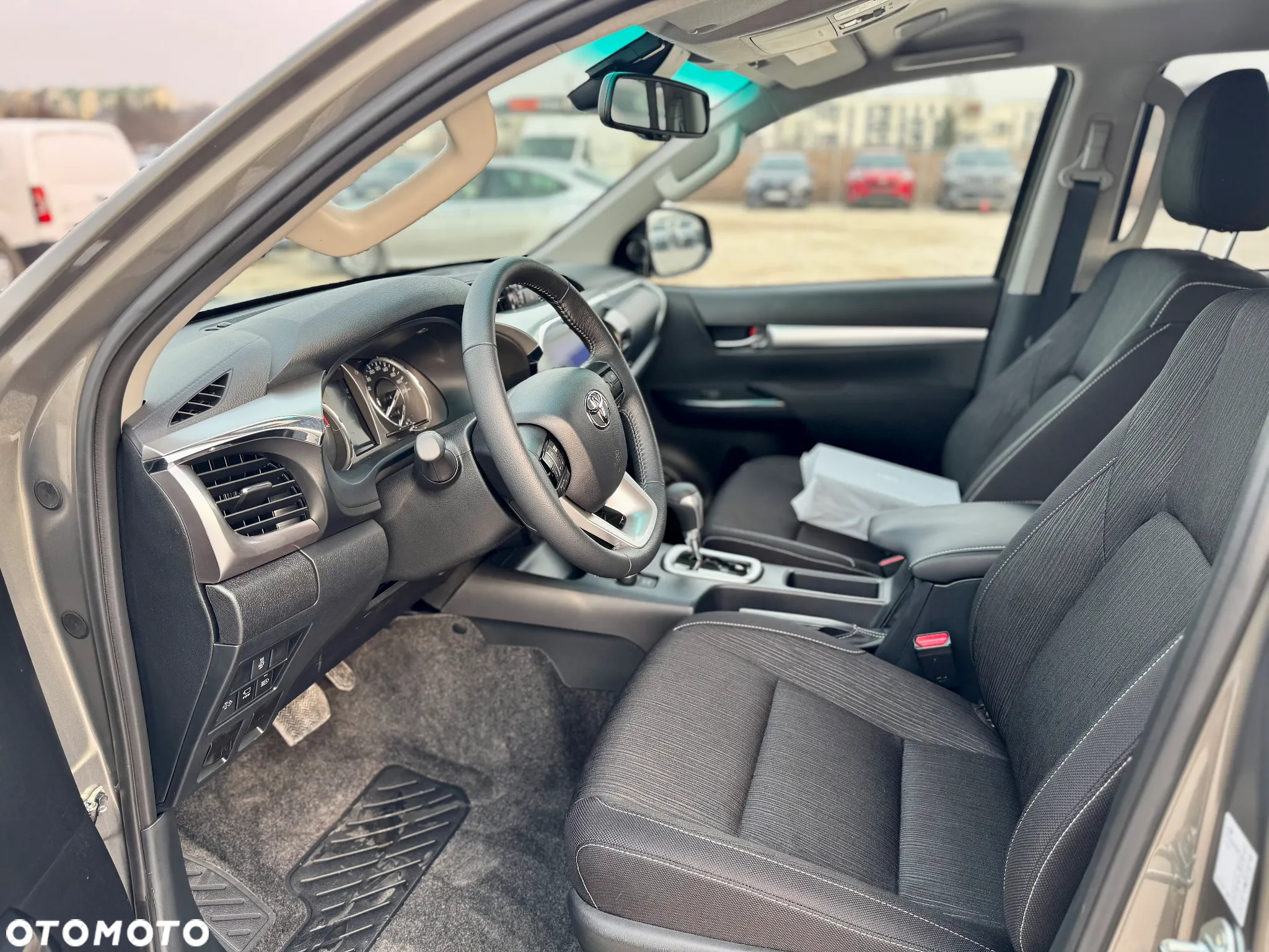 Toyota Hilux - 8