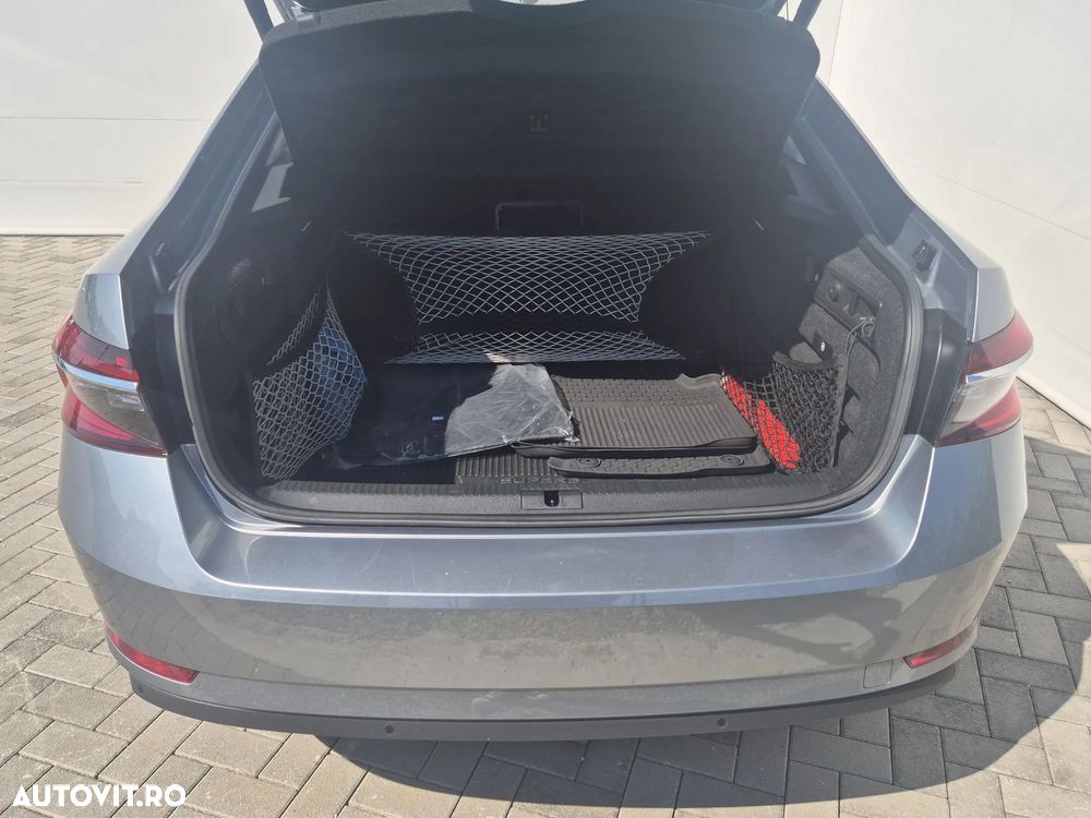 Skoda Superb 2.0 TDI DSG Ambition - 29