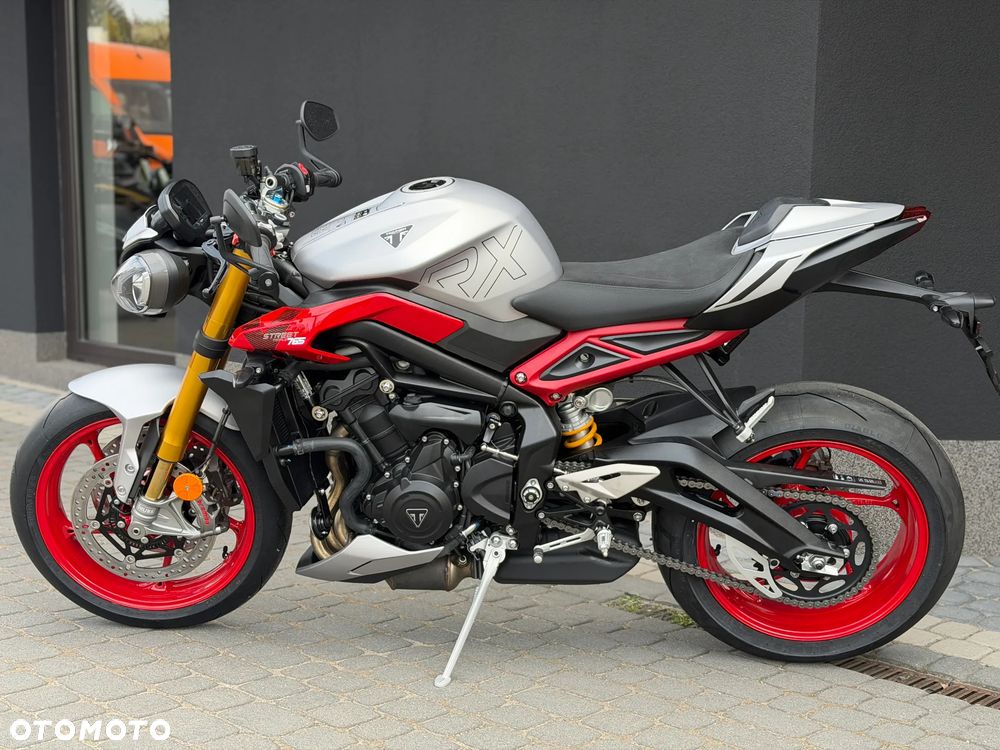 Triumph Street Triple - 13