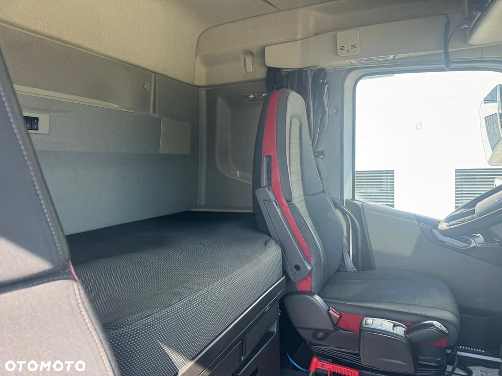 Volvo FH 460/ HYDRAULIKA/ 4 PODUSZKI TYŁ/ LEKKA 7583kg Brutto - 23