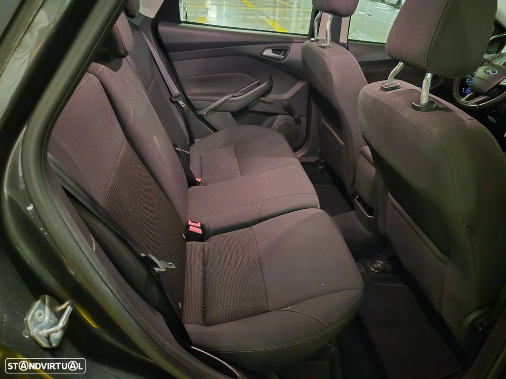 Ford Focus SW 1.5 TDCi EcoBlue Active - 26