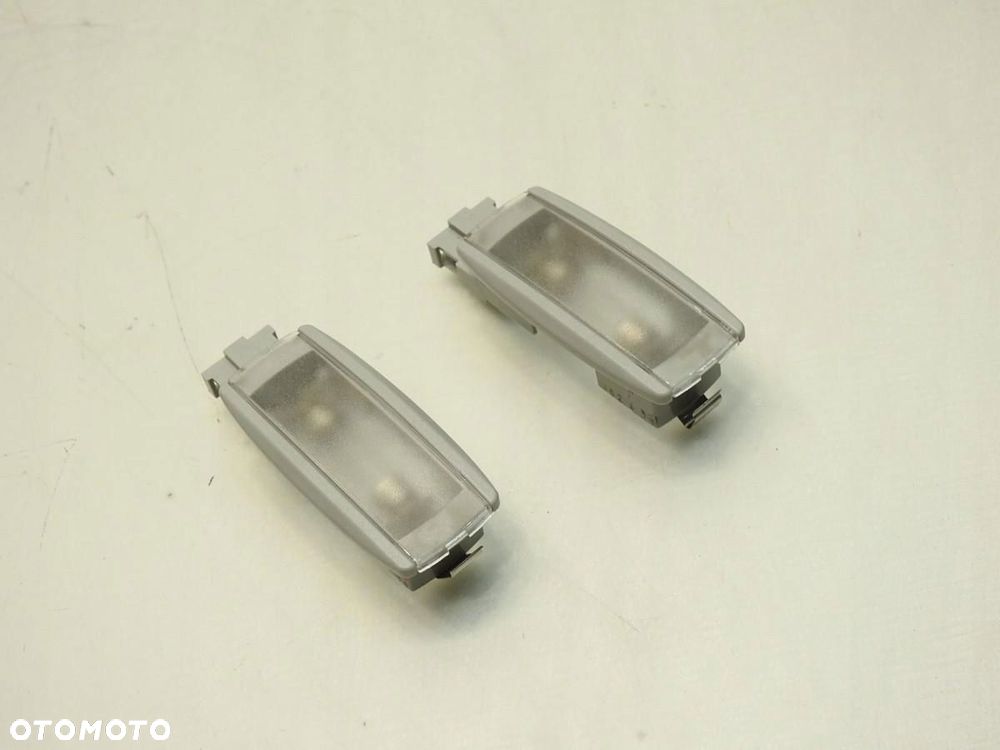 LAMPKA LAMPKI OŚWIETLENIE KABINY SKODA SUPERB II 1K0947109 - 8