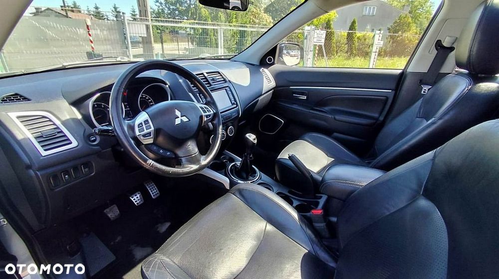 Mitsubishi ASX - 10