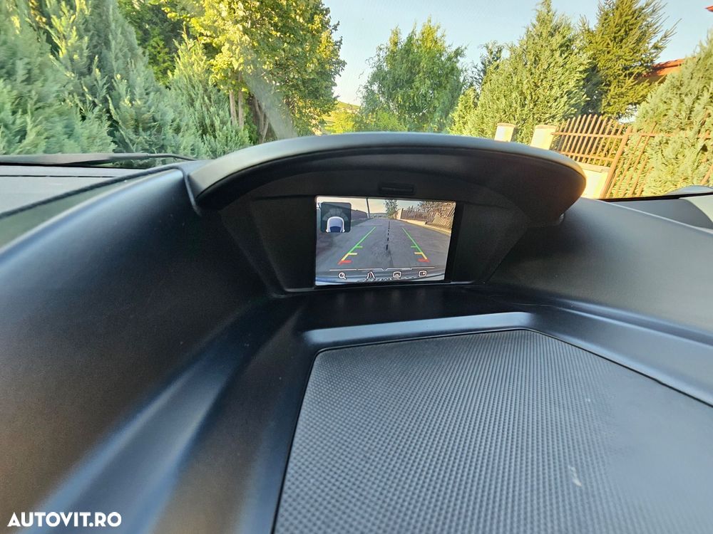 Ford Kuga 2.0 TDCi Powershift 4WD Titanium - 6