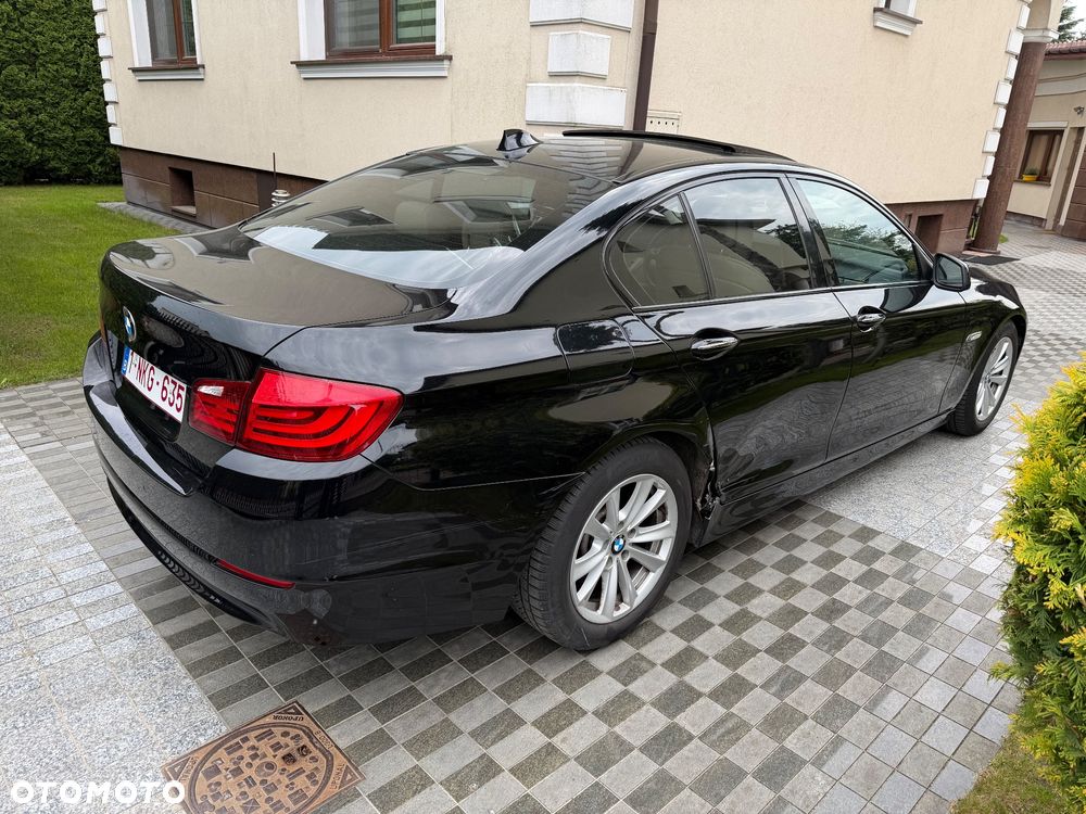 BMW Seria 5 528i xDrive - 4