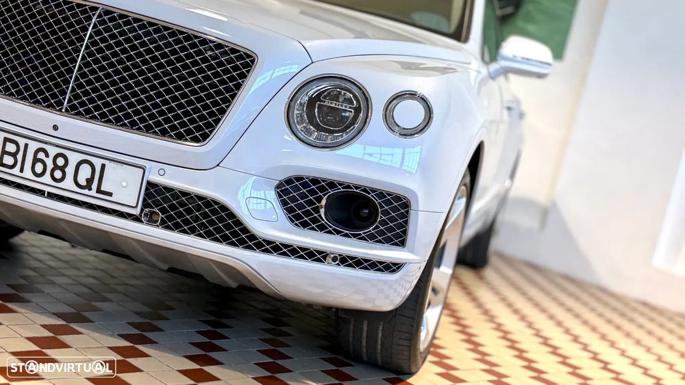 Bentley Bentayga V6 Hybrid - 10