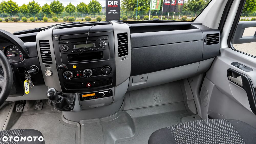 Mercedes-Benz Sprinter - 10