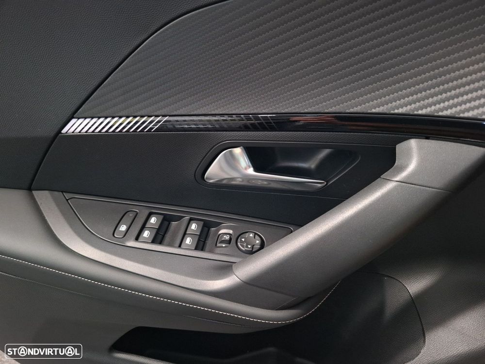 Peugeot e-2008 54 kWh Allure - 27
