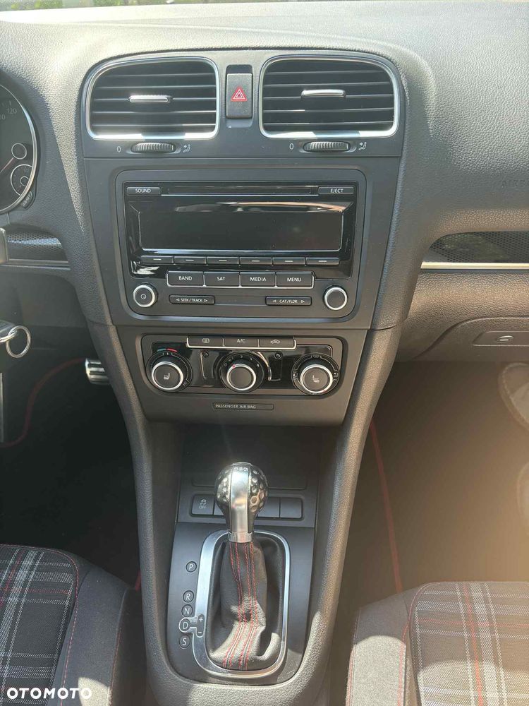 Volkswagen Golf - 16