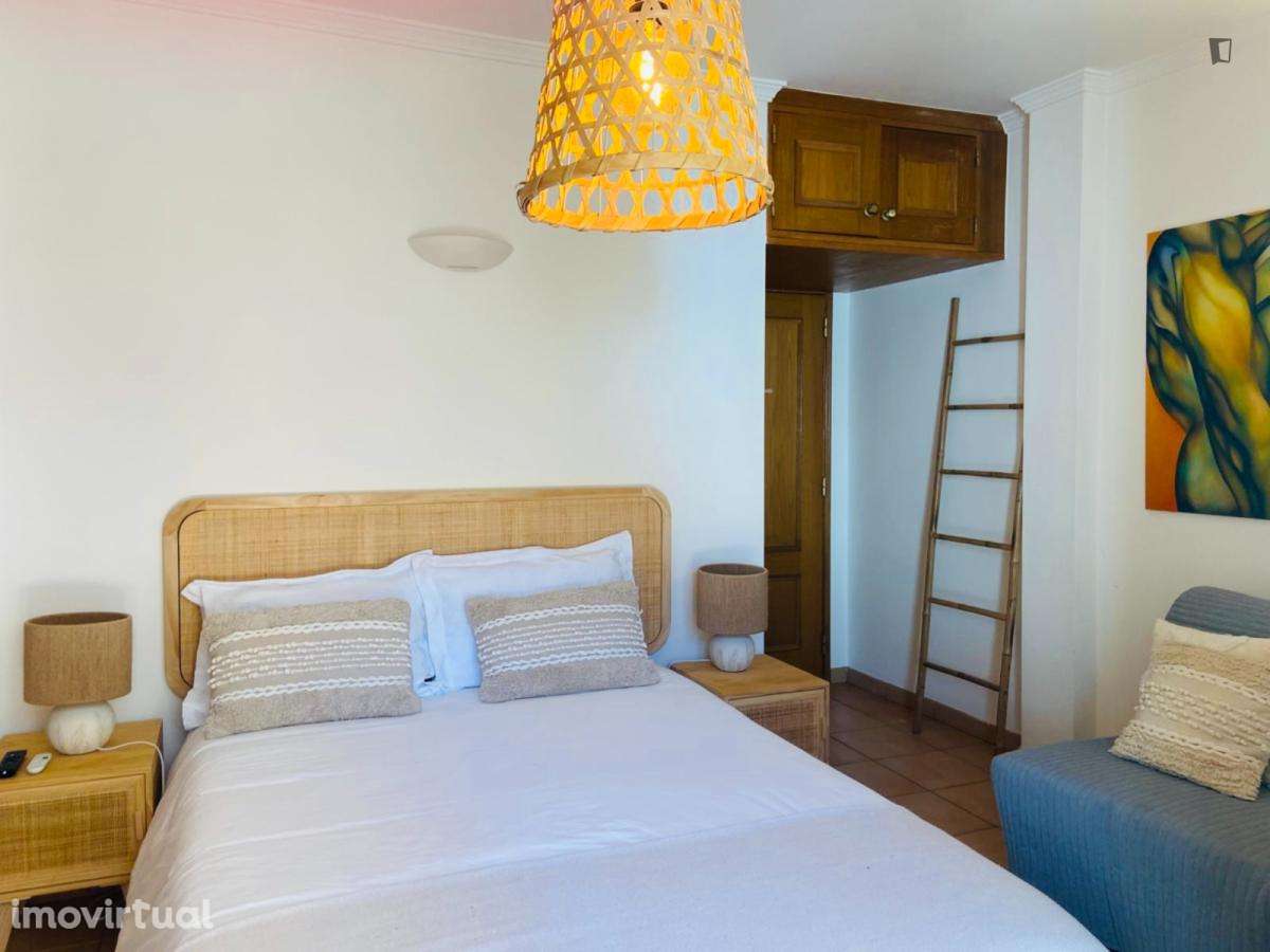Apartamento com 1 quartos - localizado em Lagos - Grande imagem: 2/25