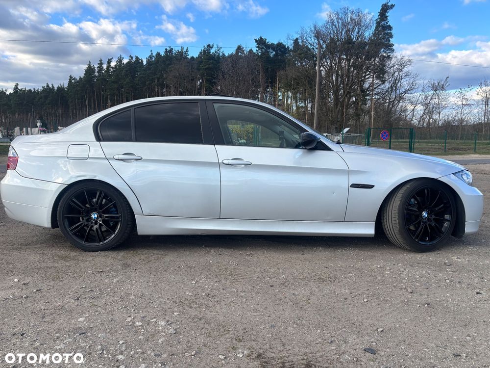 BMW Seria 3 318i - 4