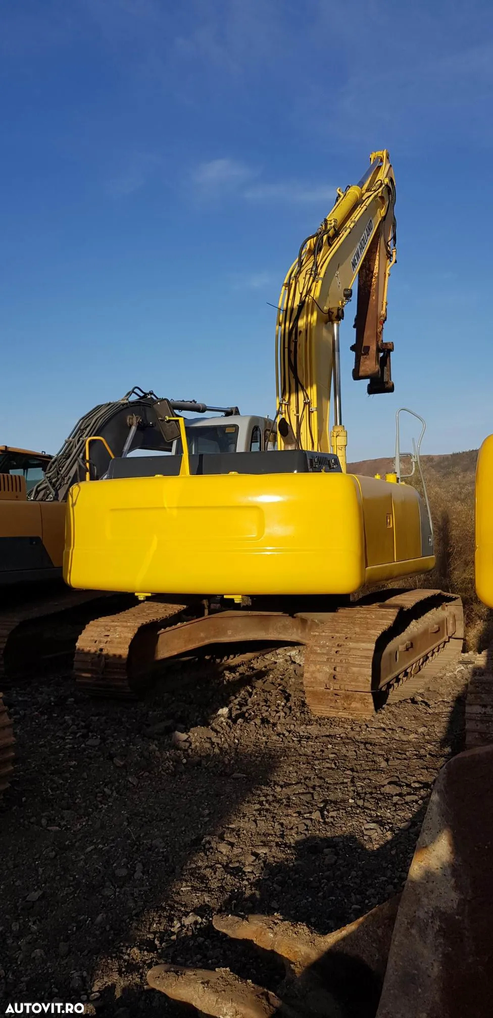 New Holland Holland E 265 Excavator pe șenile - 3