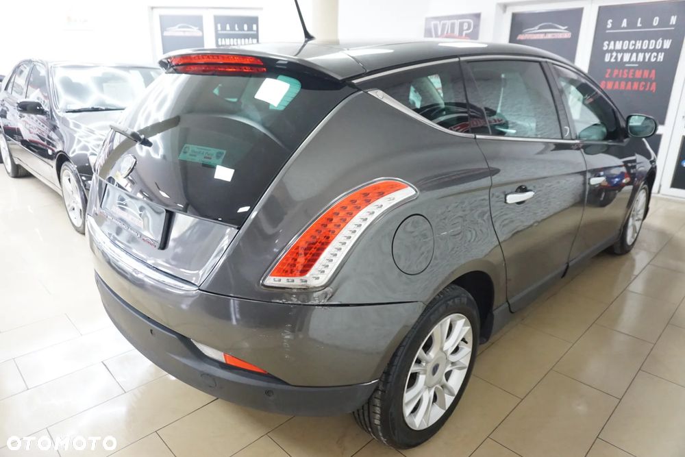 Lancia Delta 2.0 MJ Gold - 11