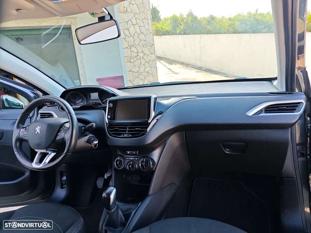 Peugeot 208 PureTech 82 Style - 25