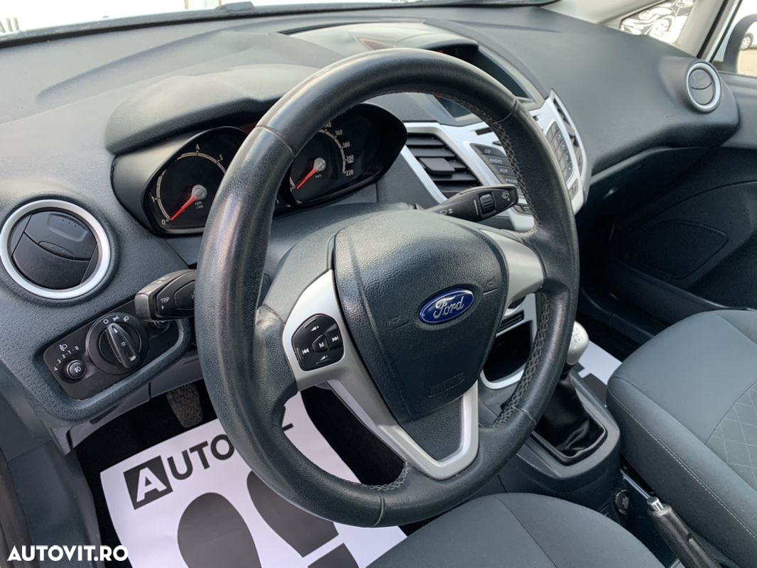 Ford Fiesta 1.25 Trend - 13
