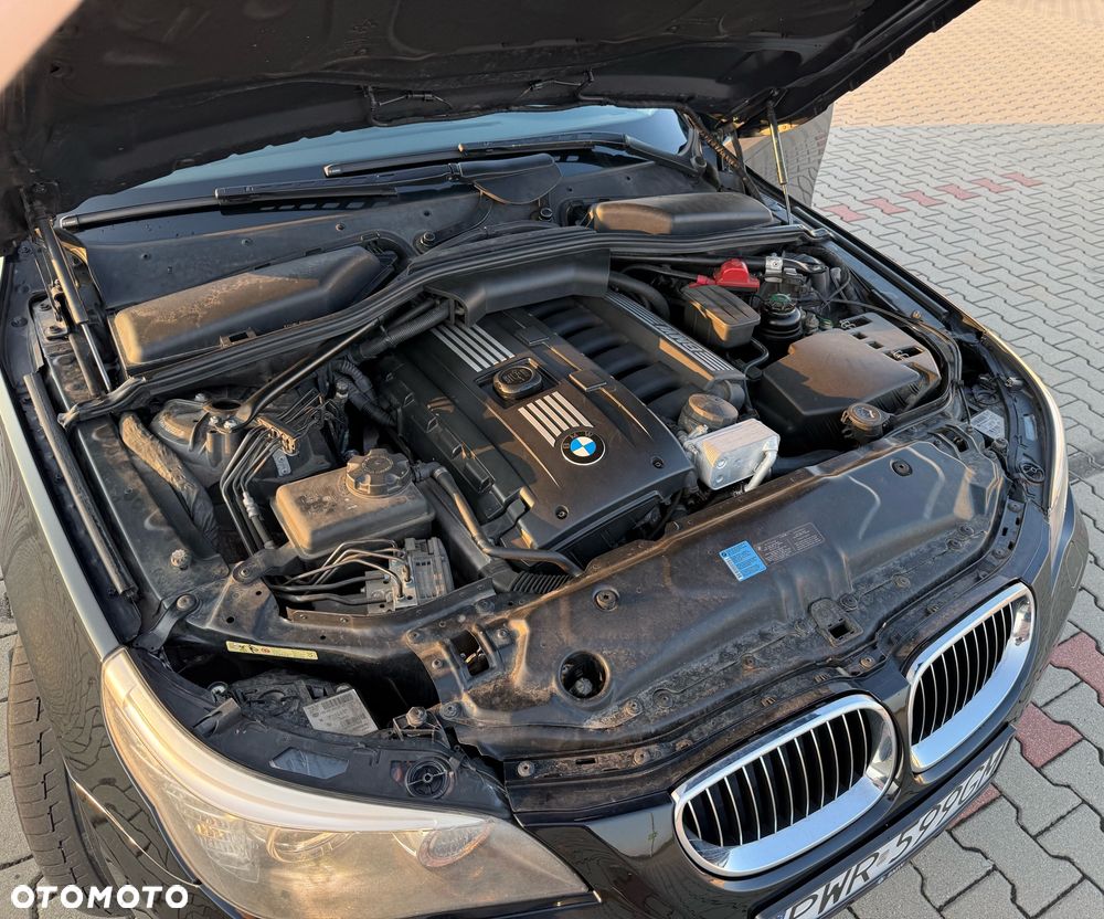 BMW Seria 5 525i - 9