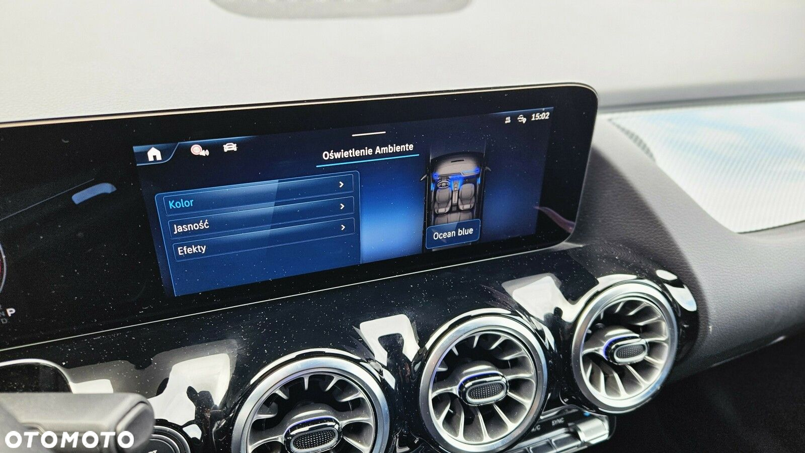Mercedes-Benz GLA - 16